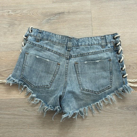 Vintage Havana Jean Shorts - Picture 4 of 4